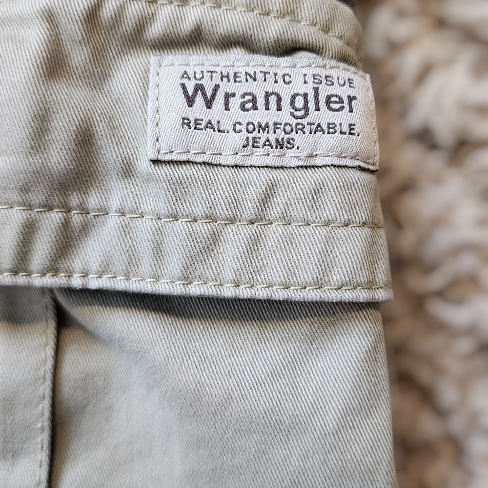 ​Wrangler Authentic Issue Men's Khaki Cargo Shorts - 100% Cotton - Size 38 - Picture 5 of 10